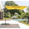 Parasol Décentré Carré Manoa Jaune Moutarde Hespéride -Promos Jardin Meubles Boutique parasol decentre carre manoa jaune moutarde hesperide
